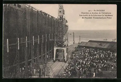 AK St-Nazaire, Hafenpartie während der Bauphase des Passagierschiffes France