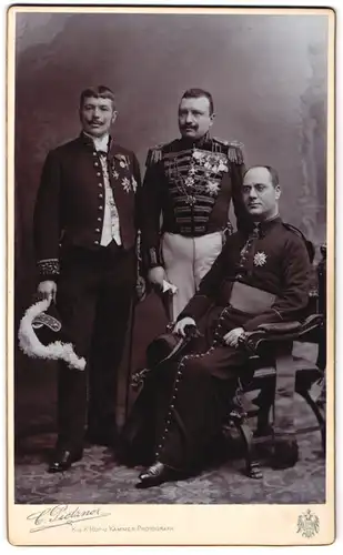 Fotografie Carl Pietzner, Wien, Erzbischof Gui. Aversa, Geheimkämmer Ritter v. Tonello de Stramare, Dr. Josef v. Baechle