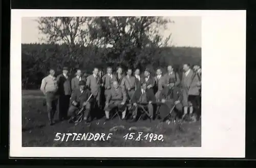 Foto-AK Sittendorf, Schützen mit Gewehren 1930