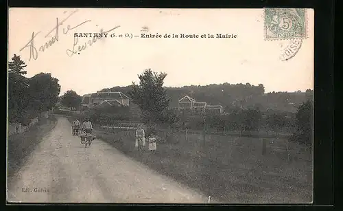 AK Santeny, Entrèe de la Route et la Mairie