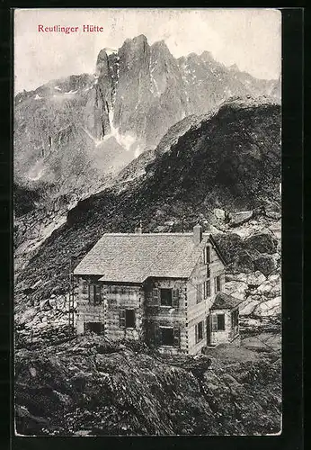 AK Reutlinger Hütte, Berghütte vor Gipfelpanorama