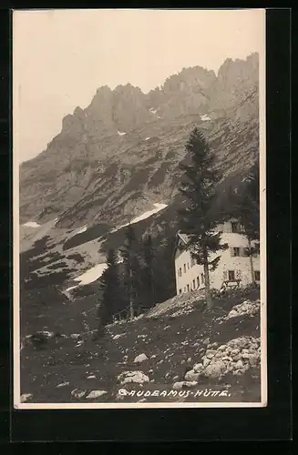 AK Gaudeamus-Hütte, Berghütte vor Gipfel-Panorama