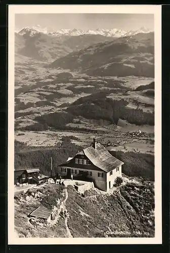 AK Gruttenhütte, Berghütte mit Gipfelpanorama