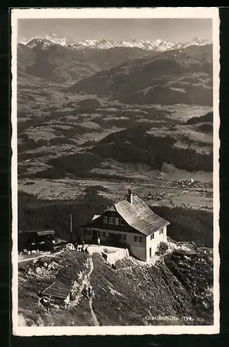 AK Gruttenhütte, Berghütte mit Blick auf Ellmau und die Hohen Tauern