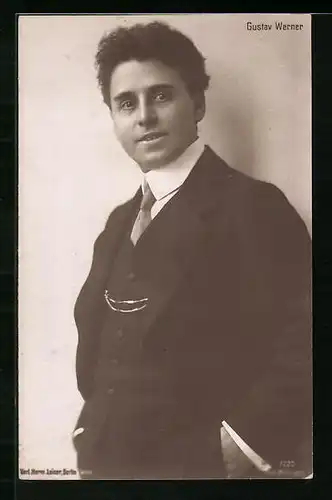 AK Schauspieler Gustav Werner mit Anzug und Krawatte