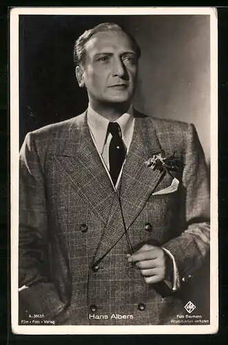 AK Schauspieler Hans Albers im eleganten Anzug