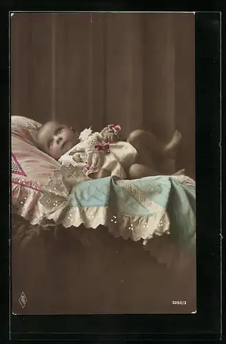 Foto-AK PFB: Süsses Baby liegt auf besticker Bettwäsche