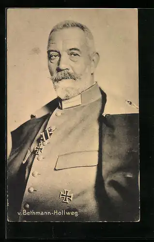 AK Reichskanzler von Bethmann Hollweg in Uniform mit Orden