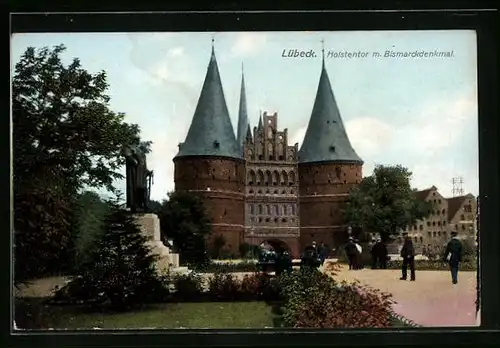 AK Lübeck, Holstentor mit Bismarckdenkmal