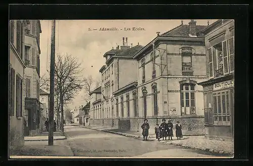 AK Adamville, Les Ecoles