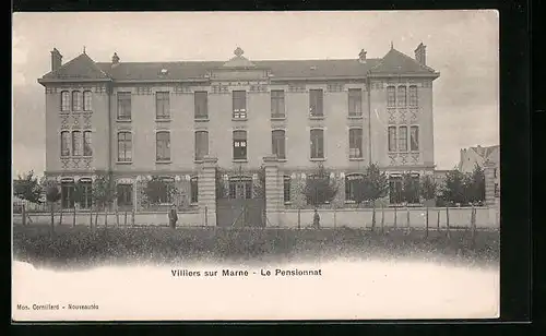 AK Villiers-sur-Marne, Le Pensionnat