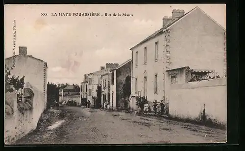 AK La Haye-Fouassière, Rue de la Mairie