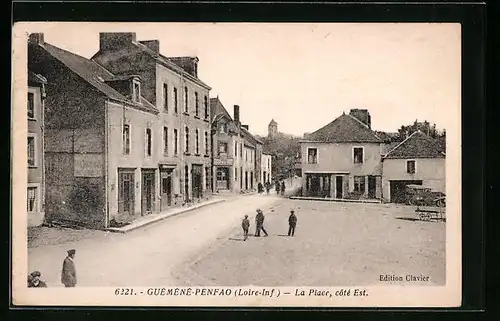 AK Guèmènè-Penfao, La Place, cotè Est