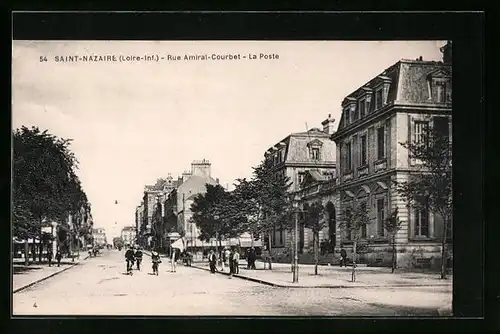 AK Saint-Nazaire, Rue Amiral-Courbes-La Poste