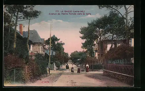AK La Baule, Avenue de Pierre Percèe vers la Gare