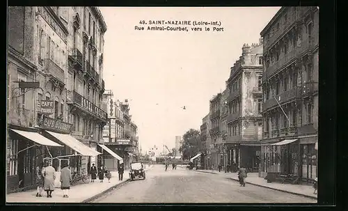AK Saint-Nazaire, Rue Amiral-Courbet, vers le Port