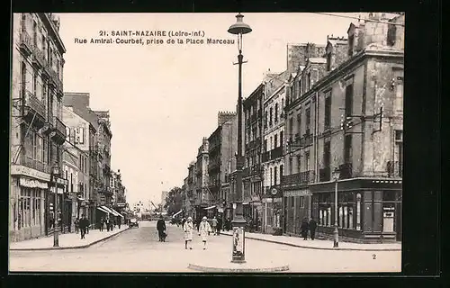 AK Saint-Nazaire, Rue Amiral-Courbet, prise de la Place Marceau