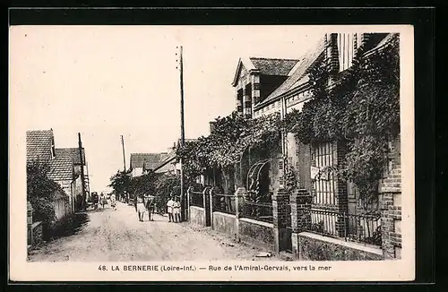 AK La Bernerie, Rue de l`Amiral-Gervais, vers la mer