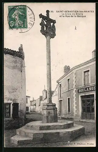 AK Saint-Sèbastian-les-Nantes, La Croix du Bourg et la Rue de la Becque