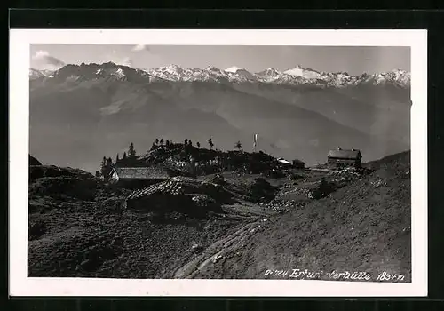 AK Erfurter Hütte, Berghütte vor Gebirgspanorama