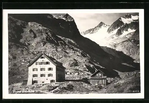 AK Franz-Senn-Hütte, Berghütte vor Felsmassiv