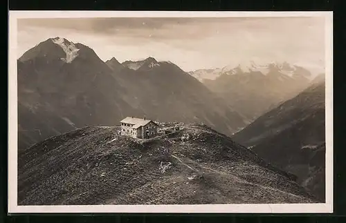 AK Starkenburger Hütte, Berghütte mit Blick zum Habicht