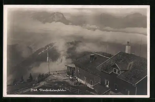 AK Vorderkaiserfelden, Berghütte vor Gipfelpanorama
