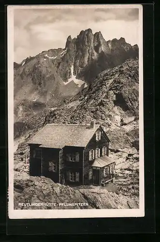 AK Reutlinger Hütte, Berghütte mit Blick zu den Pflunspitzen