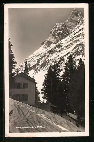 AK Konstanzer Hütte, Berghütte vor Felsmassiv