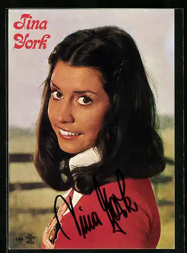 AK Musikerin Tina York mit mädchenhaftem Charme, Autograph