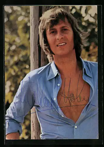 AK Musiker Michael Holm im offenen Hemd, Autograph