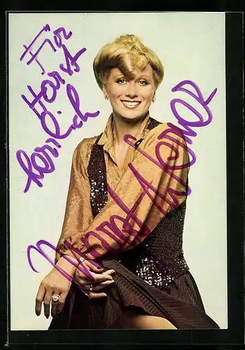 AK Musikerin Margot Werner lächelt charmant in die Kamera, Autograph