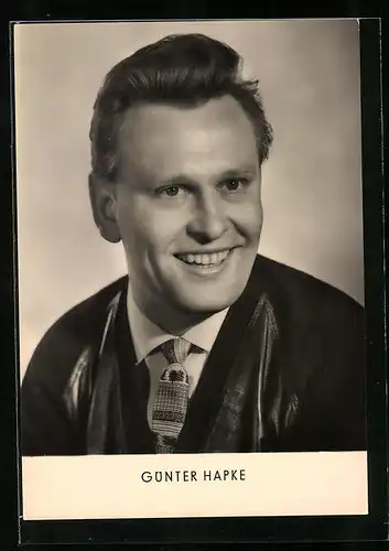 AK Musiker Günter Hapke mit fröhlichem Lächeln