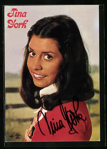 AK Musikerin Tina York blickt lächelnd über die Schulter, Autograph