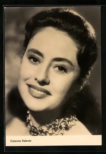 AK Musikerin Caterina Valente mit reizendem Lächeln