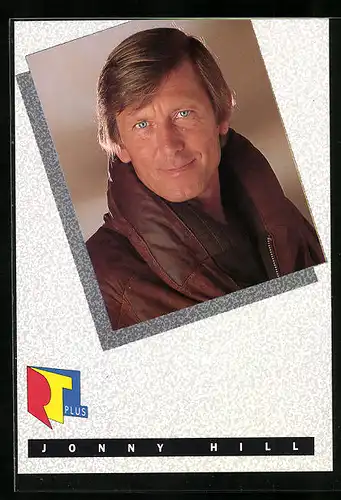 AK Musiker Jonny Hill blickt lächelnd in die Kamera