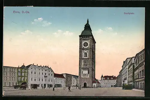 AK Enns, Stadtplatz mit Uhrenturm