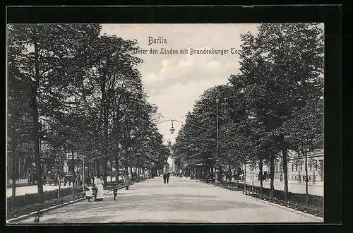 AK Berlin, Brandenburger Tor von Unter den Linden gesehen
