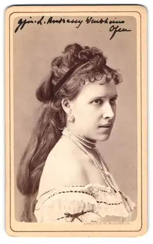 Fotografie Doctor Kozmata, Pesten, Portrait Baroness Leontine Andrassy-Wenckheim