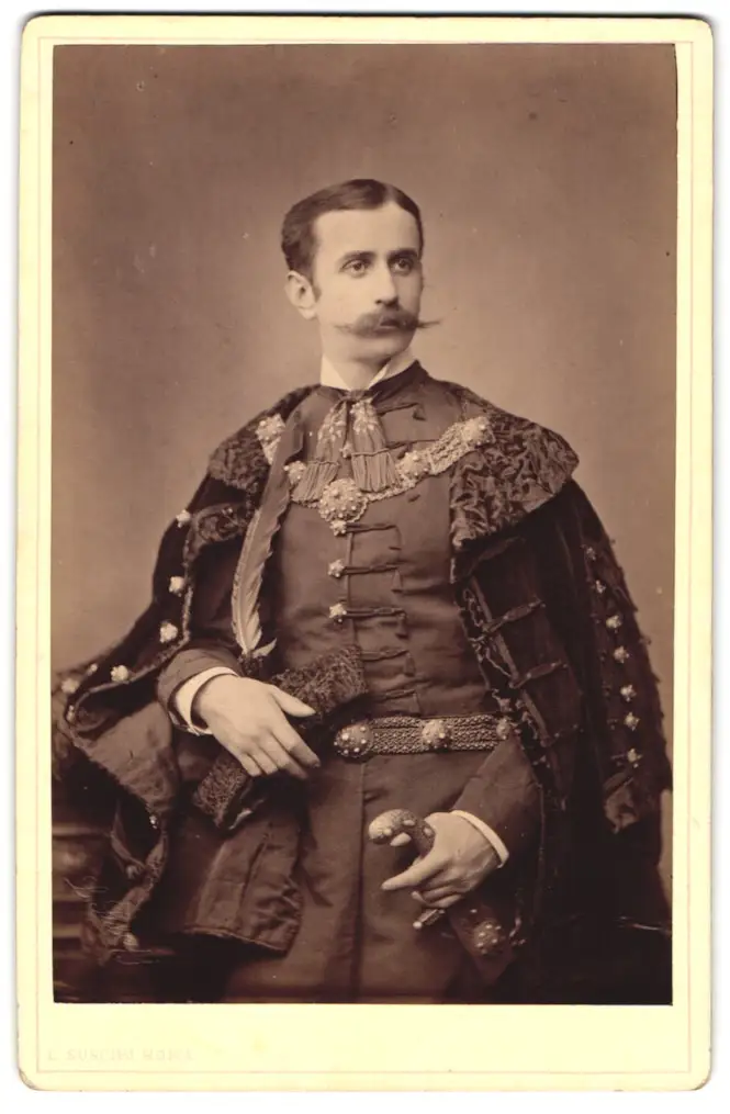 Fotografie L. Suscipj, Rom, Portrait Siegmund von Roesty, Österreichich-Ungarischer Diplomat in Uniform, 1875 0