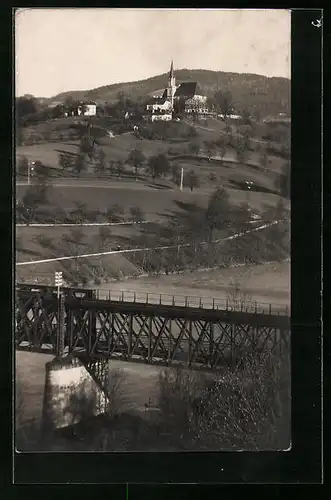 AK St. Ullrich b. Steyr, Blick über die Brücke zum Dorf