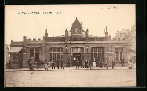 AK Vincennes, La Gare