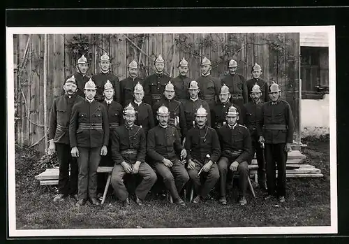 Foto-AK Ligist, Mitglieder der Feuerwehr, Gruppenbild 1935