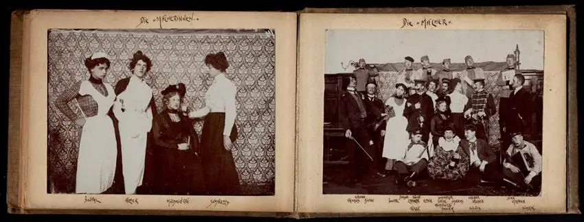 Fotoalbum mit 15 Fotografien Ansicht Wien, k.k. Landwehr-Kadetten-Schule 1902, Travestie Knaben in Frauenkleidern 7