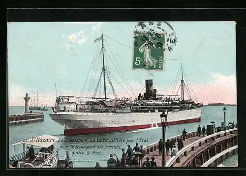 AK St. Nazaire, Gefängnisschiff La Loire den Hafen verlassend