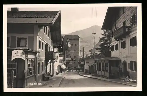 AK Zell /See, Blick durch eine Strasse im Ort