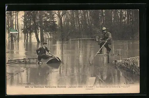 AK Créteil, Inondations 1910, Au-dessus de la voiture la Cutte