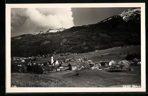 AK Lans, Blick auf den Ort mit Feldern