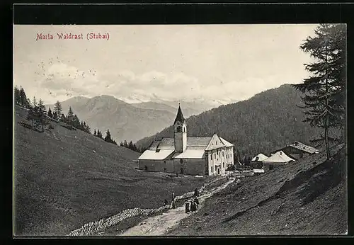 AK Maria Waldrast, Feldweg mit Kirche gegen Stubai