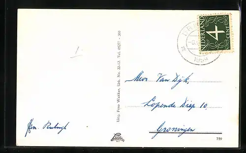 AK Urk, Mann auf Strasse mit Wäscheleinen